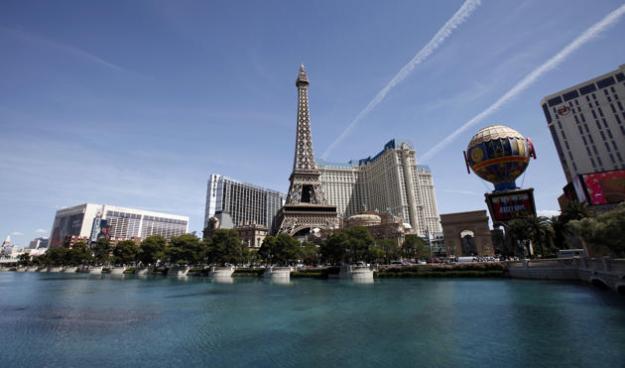UNITED STATES: A general view of the Paris hotel in Las Vegas, Nevada March 26, 2012. (REUTERS/Mario Anzuoni)